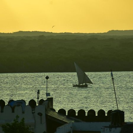 Jambohouse Lamu Bed & Breakfast Exterior photo