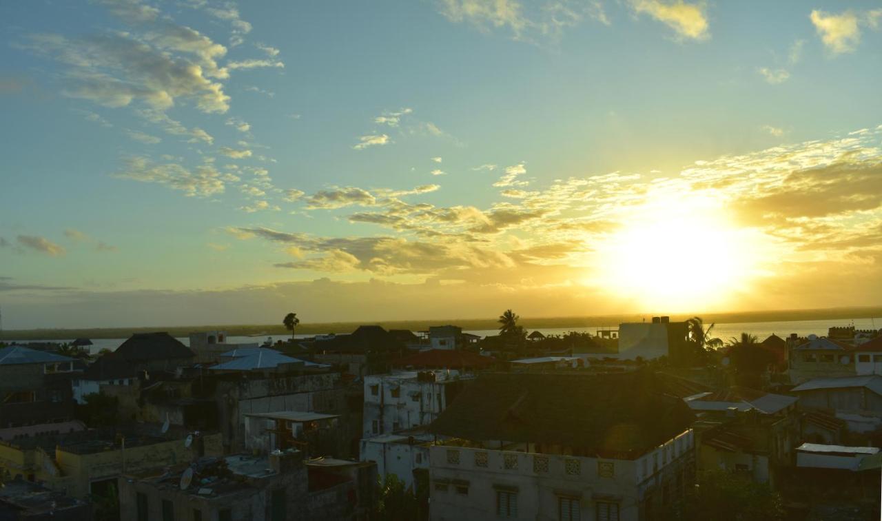 Jambohouse Lamu Bed & Breakfast Exterior photo