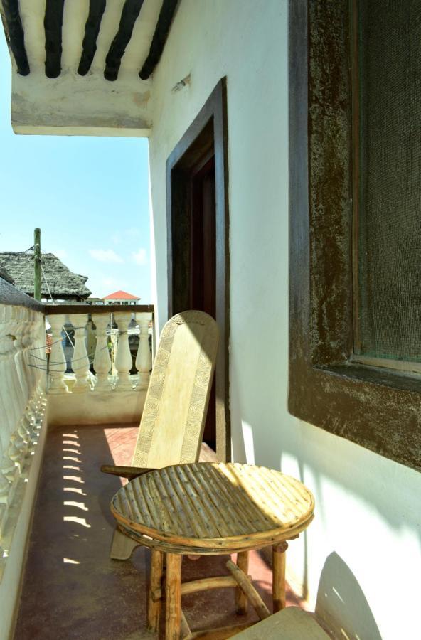 Jambohouse Lamu Bed & Breakfast Exterior photo