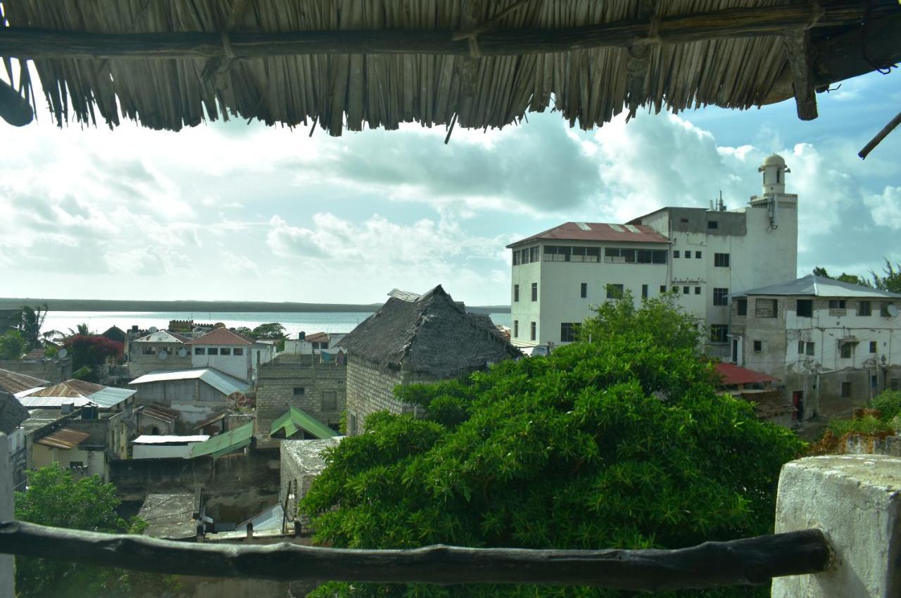 Jambohouse Lamu Bed & Breakfast Exterior photo