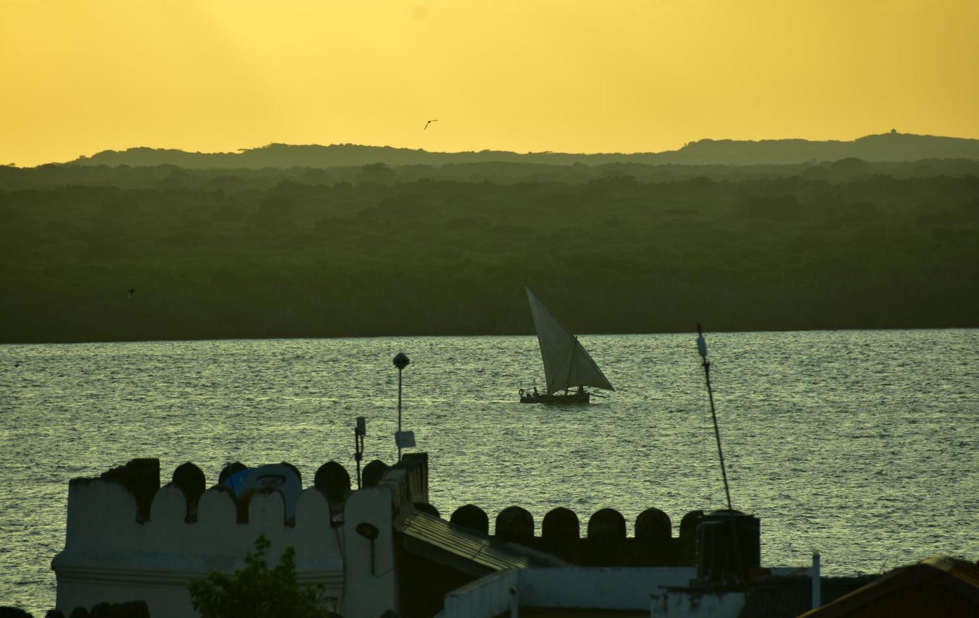 Jambohouse Lamu Bed & Breakfast Exterior photo