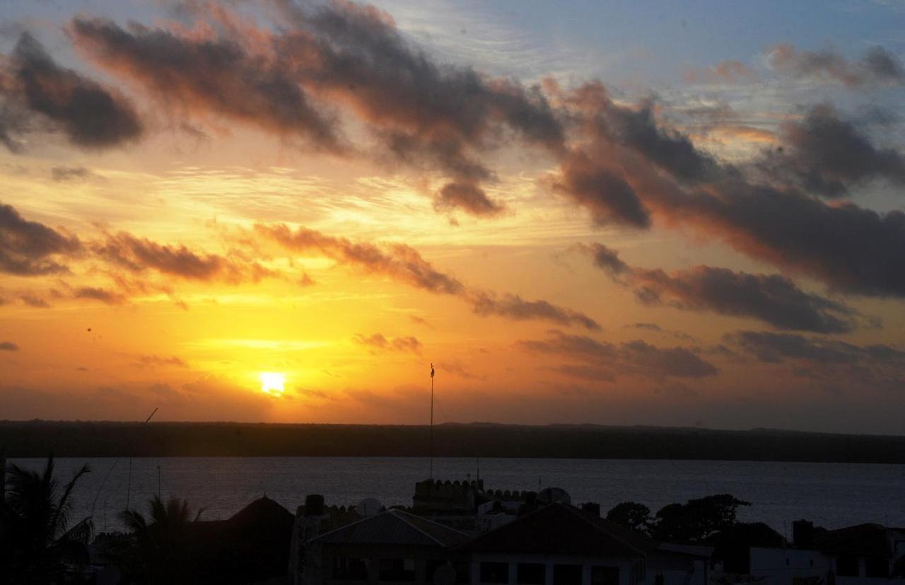 Jambohouse Lamu Bed & Breakfast Exterior photo