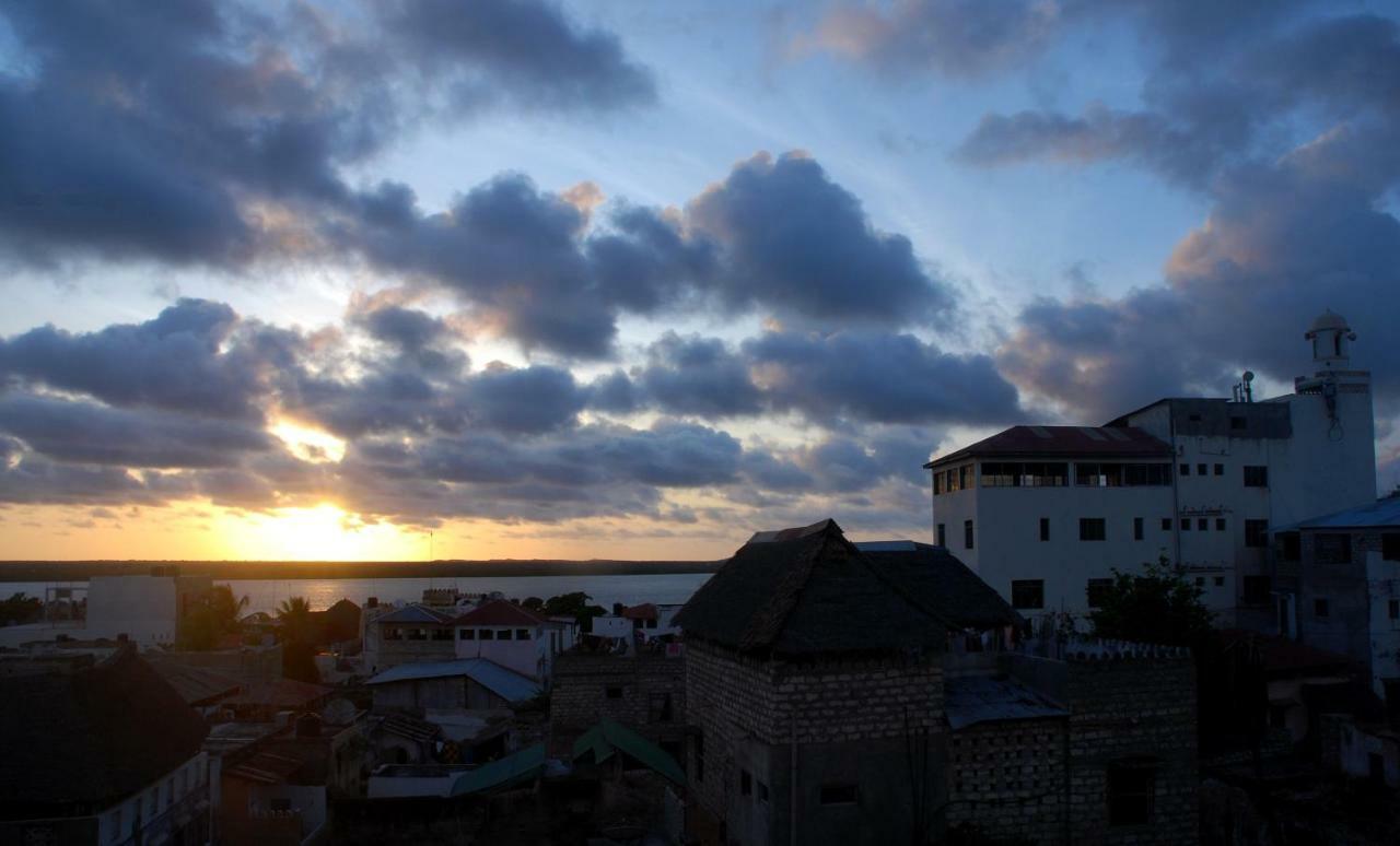 Jambohouse Lamu Bed & Breakfast Exterior photo