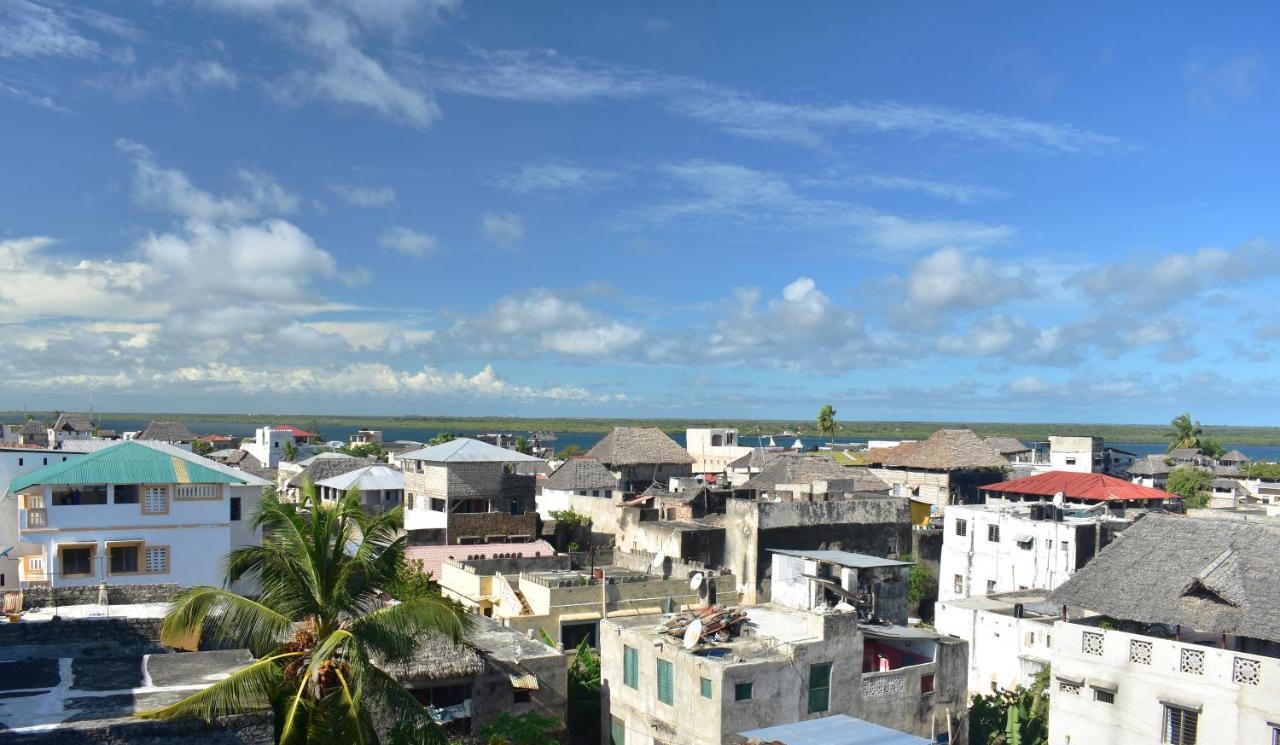 Jambohouse Lamu Bed & Breakfast Exterior photo